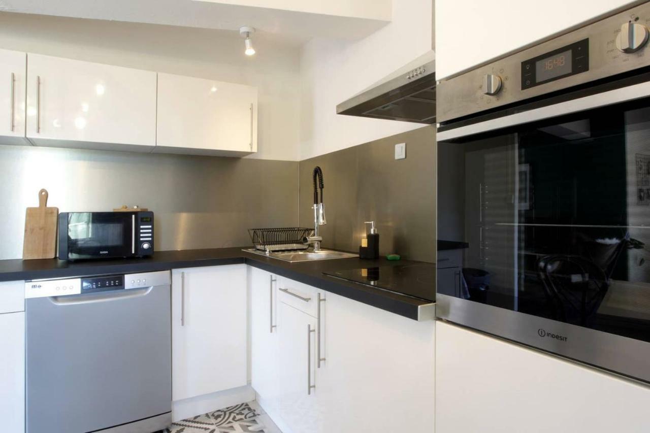 Les Gites De Laure - L'Or Vert, Appartement Avec Vue Sur Le Chateau, Parking Prive, Climatisation, Netflix, A 160 M De La Cite Medievale Carcassonne Bagian luar foto