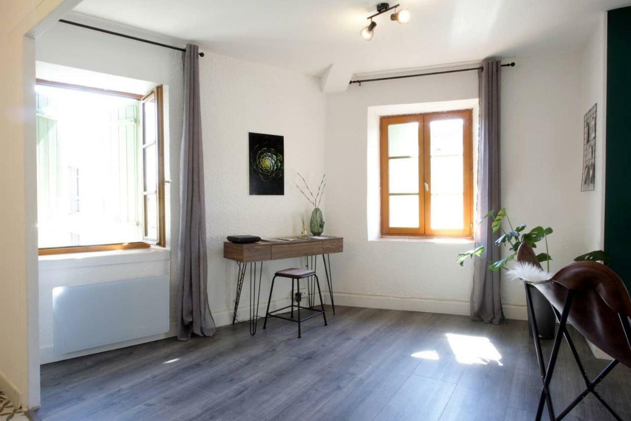 Les Gites De Laure - L'Or Vert, Appartement Avec Vue Sur Le Chateau, Parking Prive, Climatisation, Netflix, A 160 M De La Cite Medievale Carcassonne Bagian luar foto