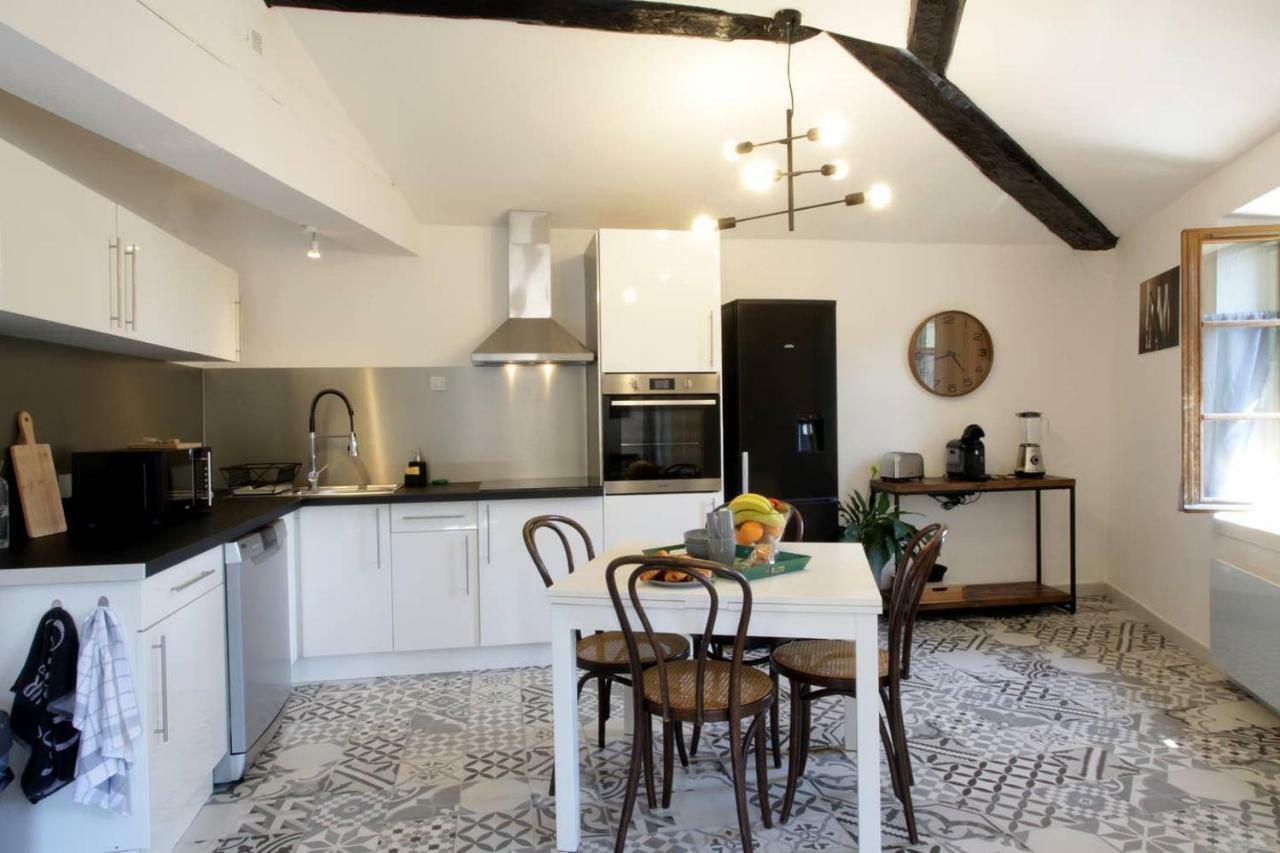 Les Gites De Laure - L'Or Vert, Appartement Avec Vue Sur Le Chateau, Parking Prive, Climatisation, Netflix, A 160 M De La Cite Medievale Carcassonne Bagian luar foto