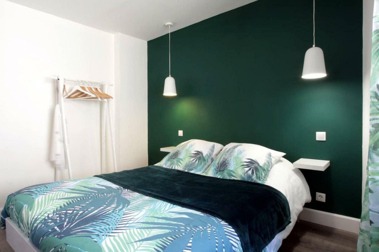 Les Gites De Laure - L'Or Vert, Appartement Avec Vue Sur Le Chateau, Parking Prive, Climatisation, Netflix, A 160 M De La Cite Medievale Carcassonne Bagian luar foto